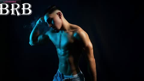 Santiago Seans online show from May 25, 1:39 pm