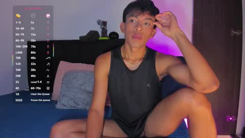 santi online show from February 3, 12:42 am