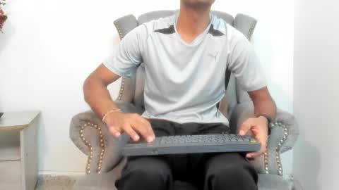 Snapshot of santino_cruz chatting on December 4, 12:25 pm Santino Cruz online show from December 4, 12:25 pm