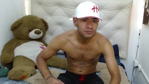 Snapshot of santino_cruz chatting on December 5, 12:44 pm Santino Cruz online show from December 5, 12:44 pm