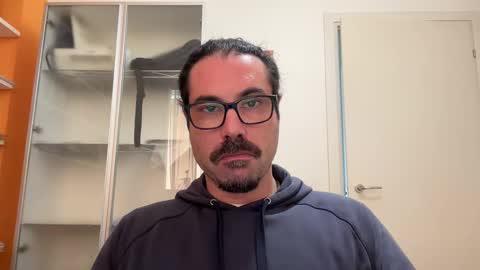 Snapshot of santopelo chatting on March 3, 9:33 am santopelo online show from March 3, 9:33 am