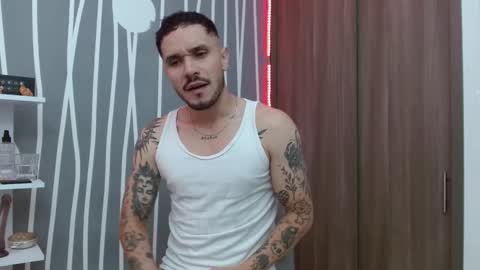 Santy Torres online show from November 29, 5:32 am