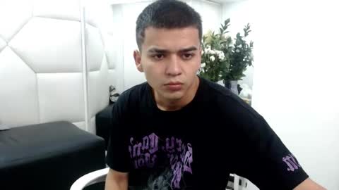 Snapshot of santtiibuck chatting on February 26, 11:53 am SanttiiBuck online show from February 26, 11:53 am