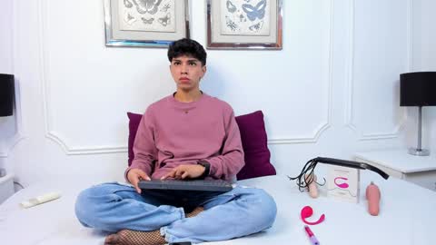 Snapshot of santy_carrington chatting on December 31, 12:57 pm Santiago Carrington online show from December 31, 12:57 pm