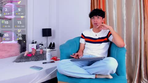 Snapshot of santy_carrington chatting on February 3, 8:03 pm Santiago Carrington online show from February 3, 8:03 pm