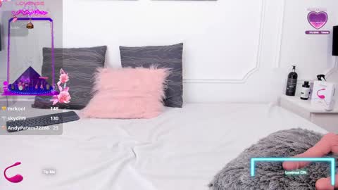 Snapshot of santy_carrington chatting on February 8, 5:18 am Santiago Carrington online show from February 8, 5:18 am