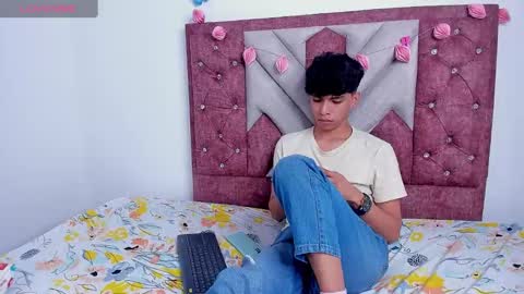 Snapshot of santy_carrington chatting on March 12, 1:14 am Santiago Carrington online show from March 12, 1:14 am