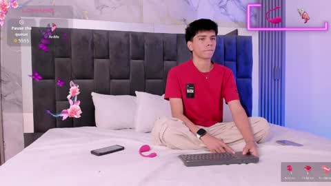 Santiago Carrington online show from April 10, 2:22 pm