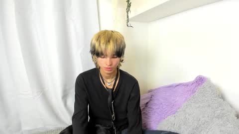 Snapshot of santy_kitty chatting on December 18, 3:04 am kitty online show from December 18, 3:04 am