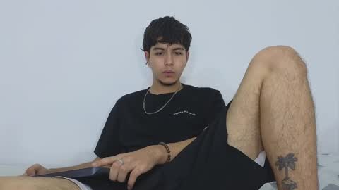 Snapshot of santybig18 chatting on January 4, 4:12 am santybig18 online show from January 4, 4:12 am