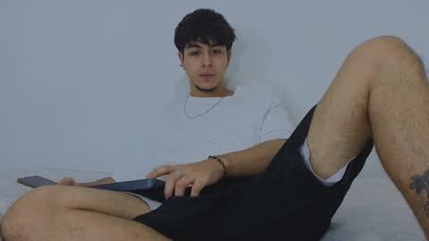 Snapshot of santybig18 chatting on February 22, 11:35 pm santybig18 online show from February 22, 11:35 pm