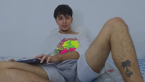 Snapshot of santybig18 chatting on March 4, 12:01 pm santybig18 online show from March 4, 12:01 pm