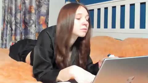 santythousand online show from December 17, 3:51 pm