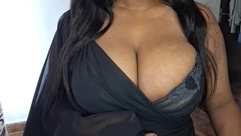 sanvi13 online show from January 16, 5:22 am