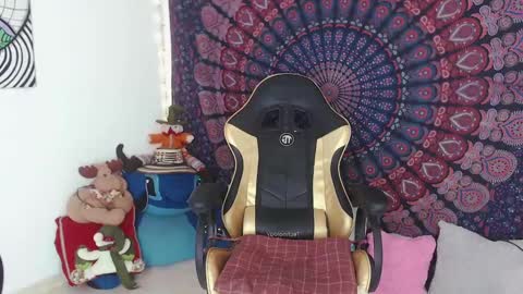 sanzjulie online show from December 10, 5:11 pm