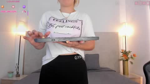 Saori  online show from April 2, 12:03 pm