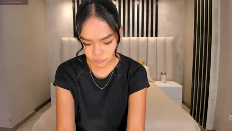 Snapshot of saphirajames chatting on May 28, 2:20 am Saphira James online show from May 28, 2:20 am