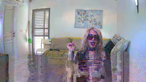 Snapshot of sapir_b chatting on December 4, 7:17 am Sapir online show from December 4, 7:17 am
