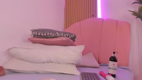 Sara online show from September 24, 3:59 pm