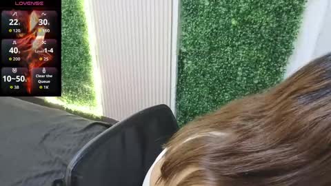Sara online show from April 24, 1:24 pm