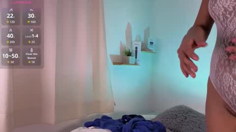 Snapshot of sara_brown04 chatting on February 23, 8:39 pm Sara online show from February 23, 8:39 pm