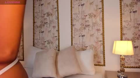 Snapshot of sara_castro24 chatting on May 11, 9:45 pm Sara online show from May 11, 9:45 pm