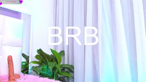 Snapshot of sara_goddess01 chatting on February 27, 3:25 am Sara online show from February 27, 3:25 am