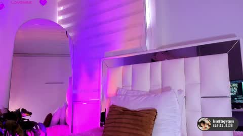 Snapshot of sara_goddess01 chatting on September 23, 6:33 pm Sara online show from September 23, 6:33 pm