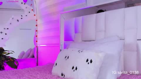 Snapshot of sara_goddess01 chatting on October 31, 7:04 pm Sara online show from October 31, 7:04 pm