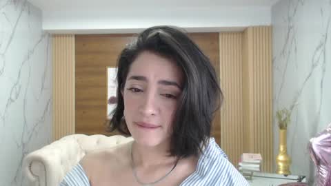 Sara  online show from April 7, 1:33 pm