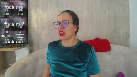 Snapshot of sara_marrisson chatting on April 21, 7:50 pm Sara online show from April 21, 7:50 pm