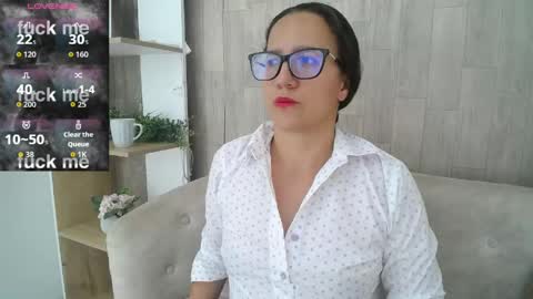 Snapshot of sara_marrisson chatting on April 24, 8:33 pm Sara online show from April 24, 8:33 pm