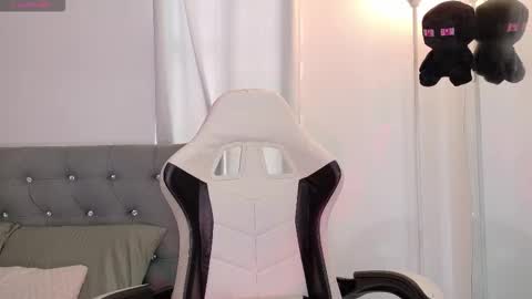 Sara online show from February 24, 6:17 pm