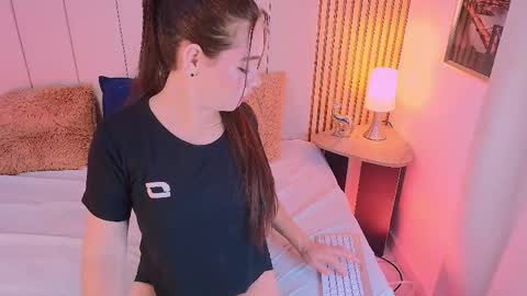 Sara online show from April 30, 11:42 pm