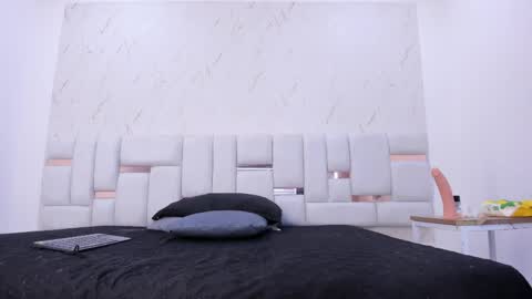 Snapshot of sara_sm1th_ chatting on May 5, 12:46 pm sara_sm1th_ online show from May 5, 12:46 pm