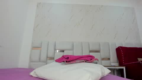 Snapshot of sara_sm1th_ chatting on May 24, 11:26 am sara_sm1th_ online show from May 24, 11:26 am