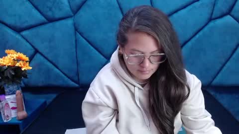 Snapshot of sara_thonson_ chatting on January 25, 3:40 am sara_thonson_ online show from January 25, 3:40 am