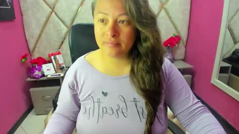 sara_thonson_ online show from April 16, 3:29 am