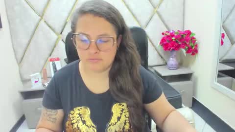 Snapshot of sara_thonson_ chatting on April 24, 4:48 am sara_thonson_ online show from April 24, 4:48 am