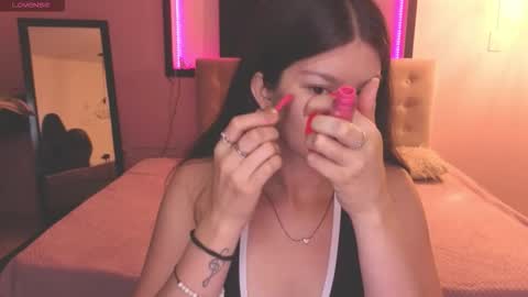 sara_valderrama_ online show from March 3, 11:49 am