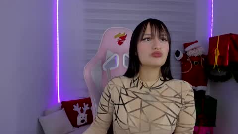 Sarah Ramirez online show from December 4, 3:49 am