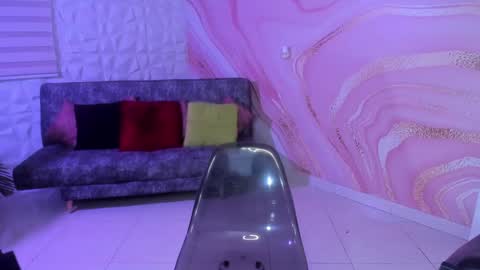 Sara online show from December 9, 7:07 pm