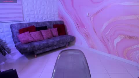 Sara online show from January 4, 6:40 pm