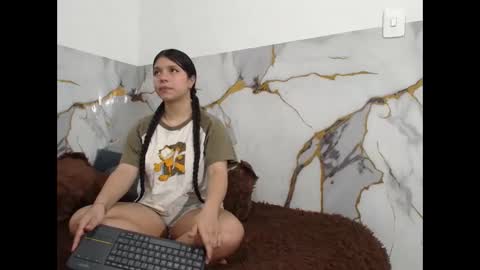 sara and thomas online show from November 6, 9:37 pm