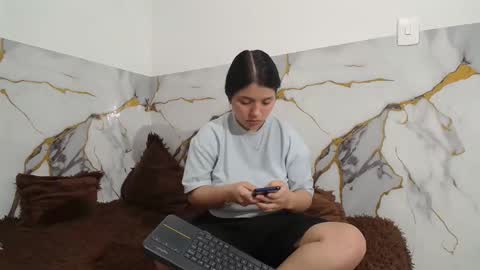 sara and thomas online show from December 14, 6:12 pm