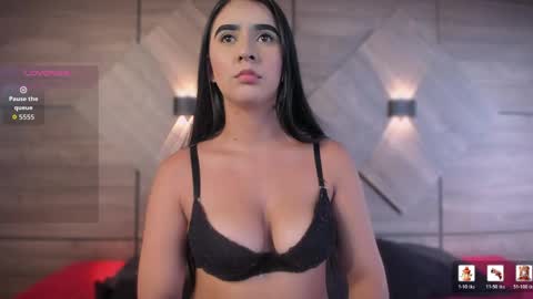 sarabellini online show from May 26, 11:39 am