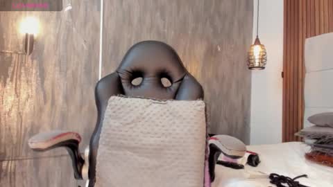   online show from November 27, 11:23 am