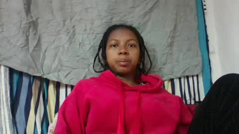 Snapshot of sarah146341 chatting on August 5, 4:37 am sarah146341 online show from August 5, 4:37 am