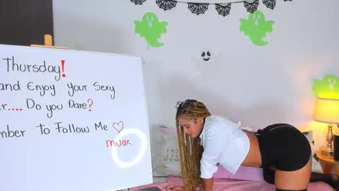 sarah  cinnamon online show from October 30, 7:58 pm