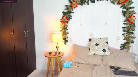 sarah  cinnamon online show from November 30, 7:07 pm